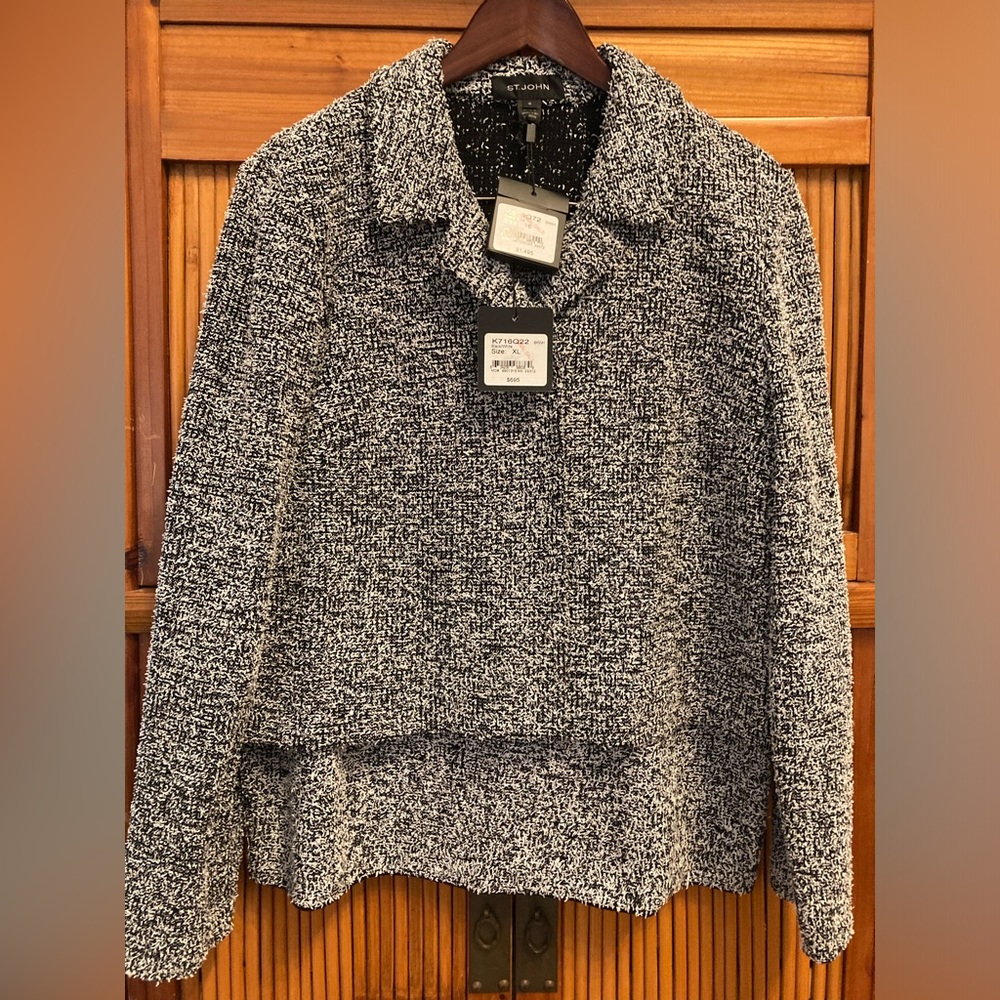 Beautiful NWT St. John suit with three pieces.